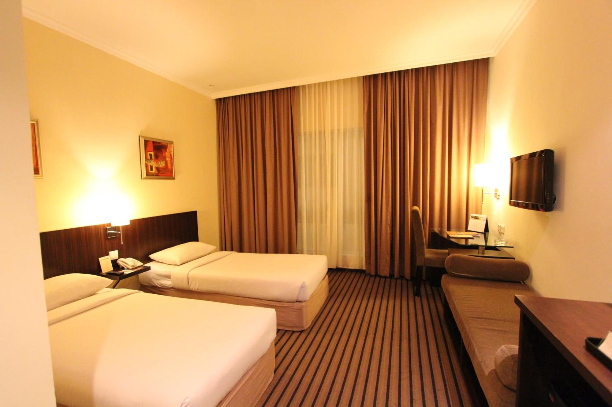 Harmoni One Convention Hotel And Service Apartments Batam Eksteriør billede