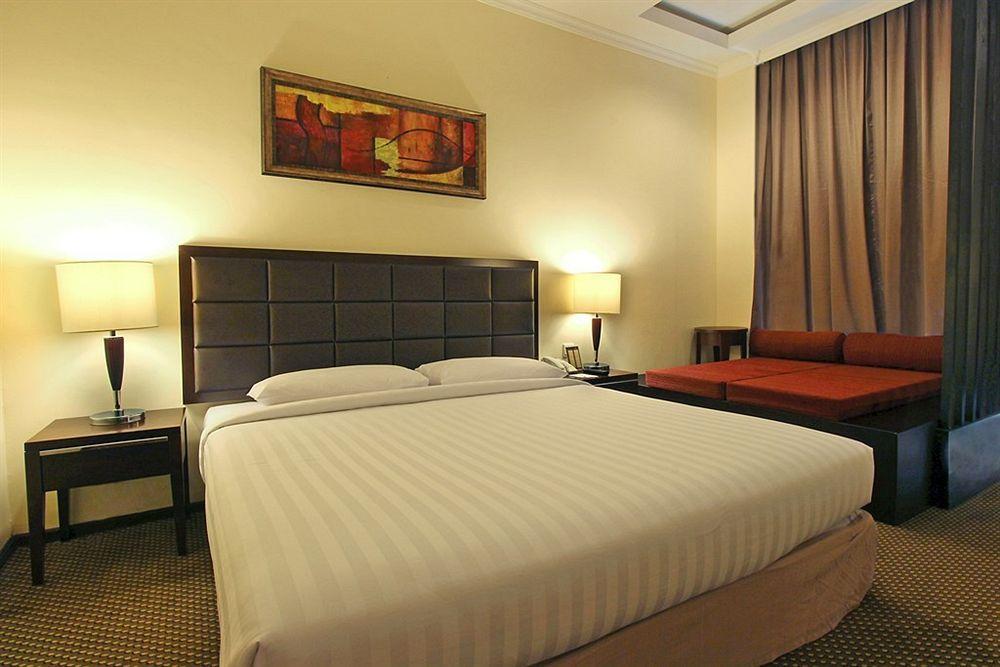 Harmoni One Convention Hotel And Service Apartments Batam Eksteriør billede