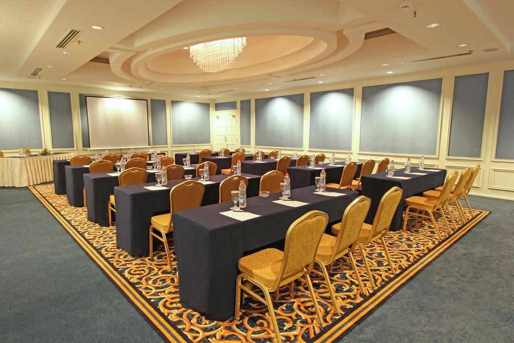 Harmoni One Convention Hotel And Service Apartments Batam Eksteriør billede
