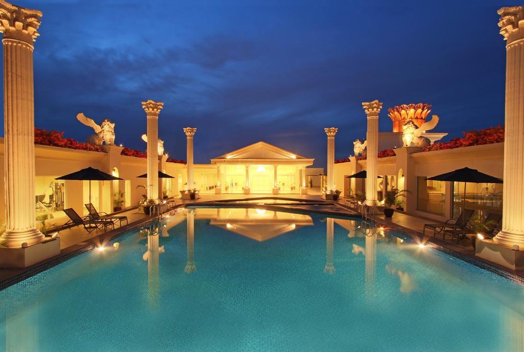 Harmoni One Convention Hotel And Service Apartments Batam Eksteriør billede