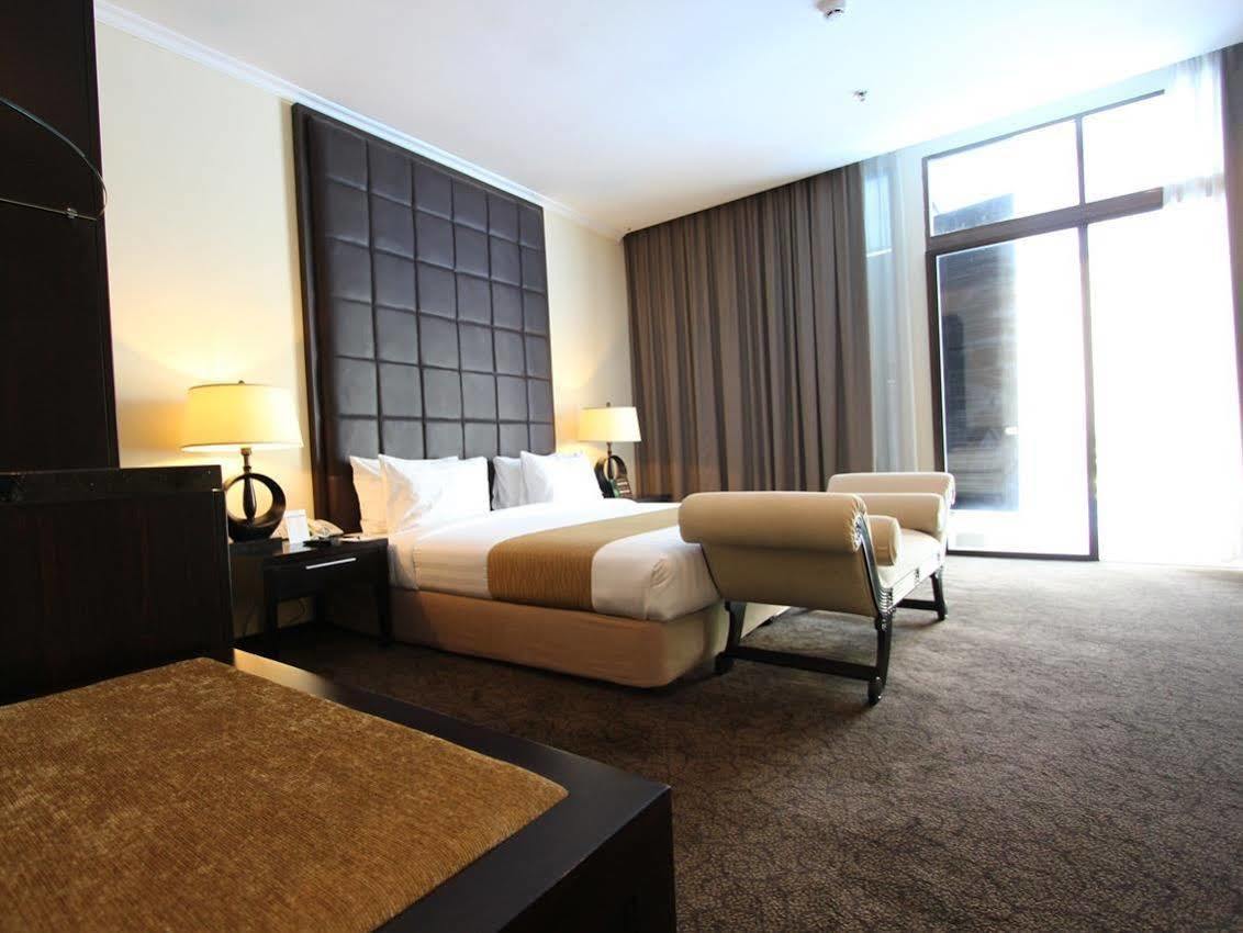 Harmoni One Convention Hotel And Service Apartments Batam Eksteriør billede