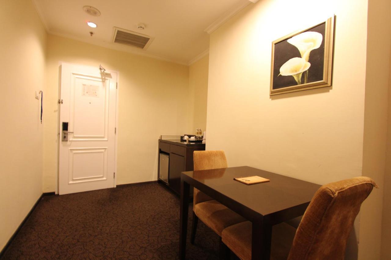 Harmoni One Convention Hotel And Service Apartments Batam Eksteriør billede