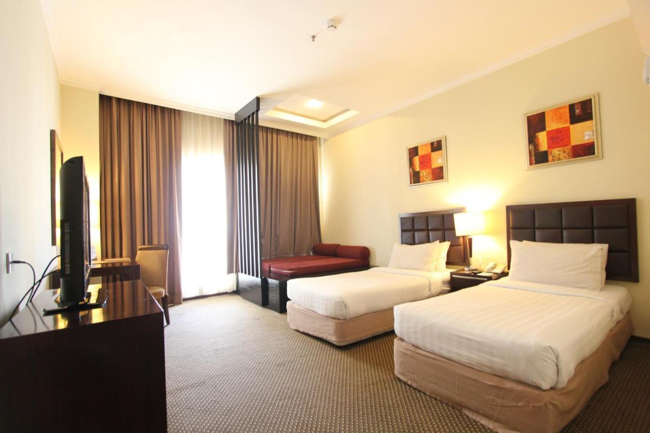 Harmoni One Convention Hotel And Service Apartments Batam Eksteriør billede