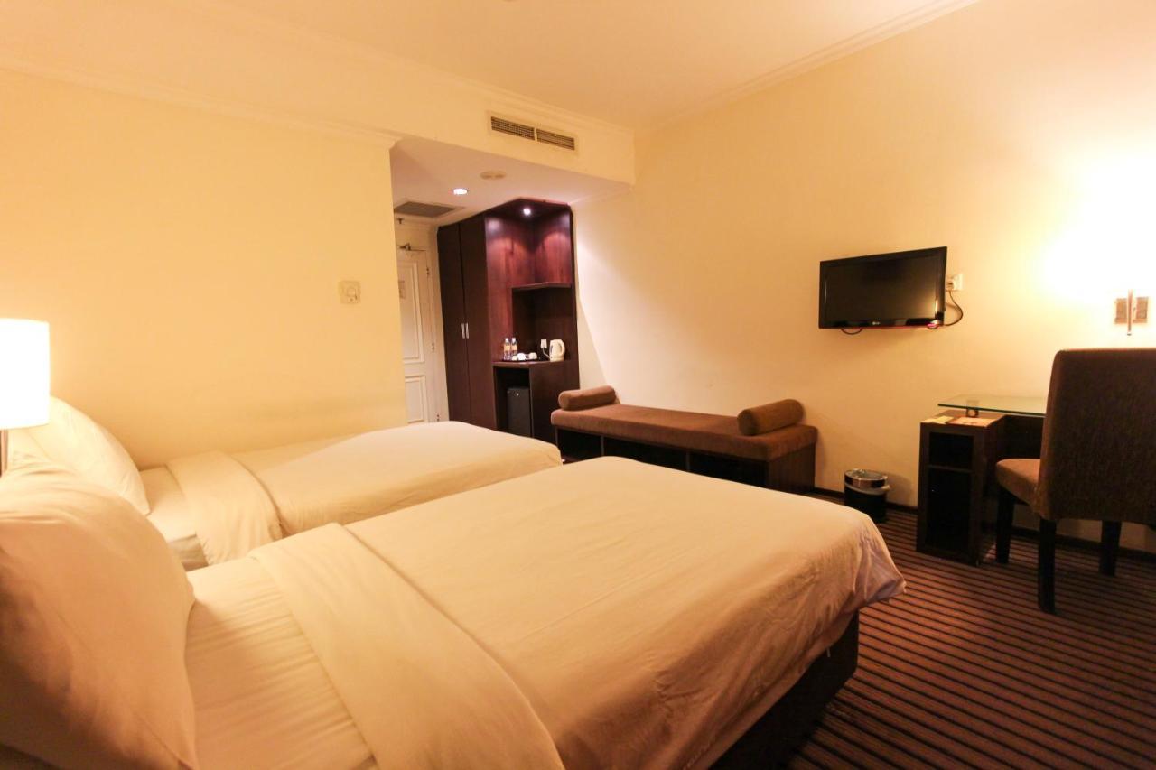 Harmoni One Convention Hotel And Service Apartments Batam Eksteriør billede