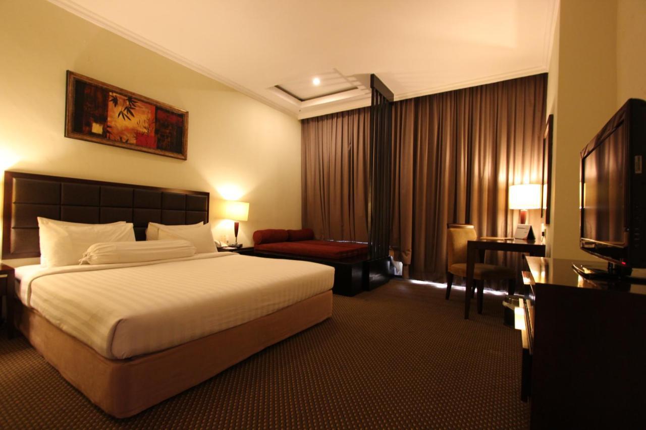 Harmoni One Convention Hotel And Service Apartments Batam Eksteriør billede