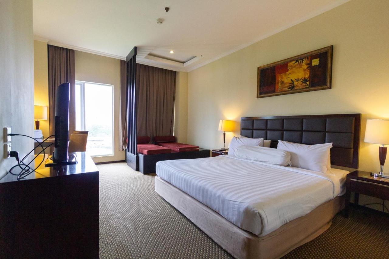Harmoni One Convention Hotel And Service Apartments Batam Eksteriør billede